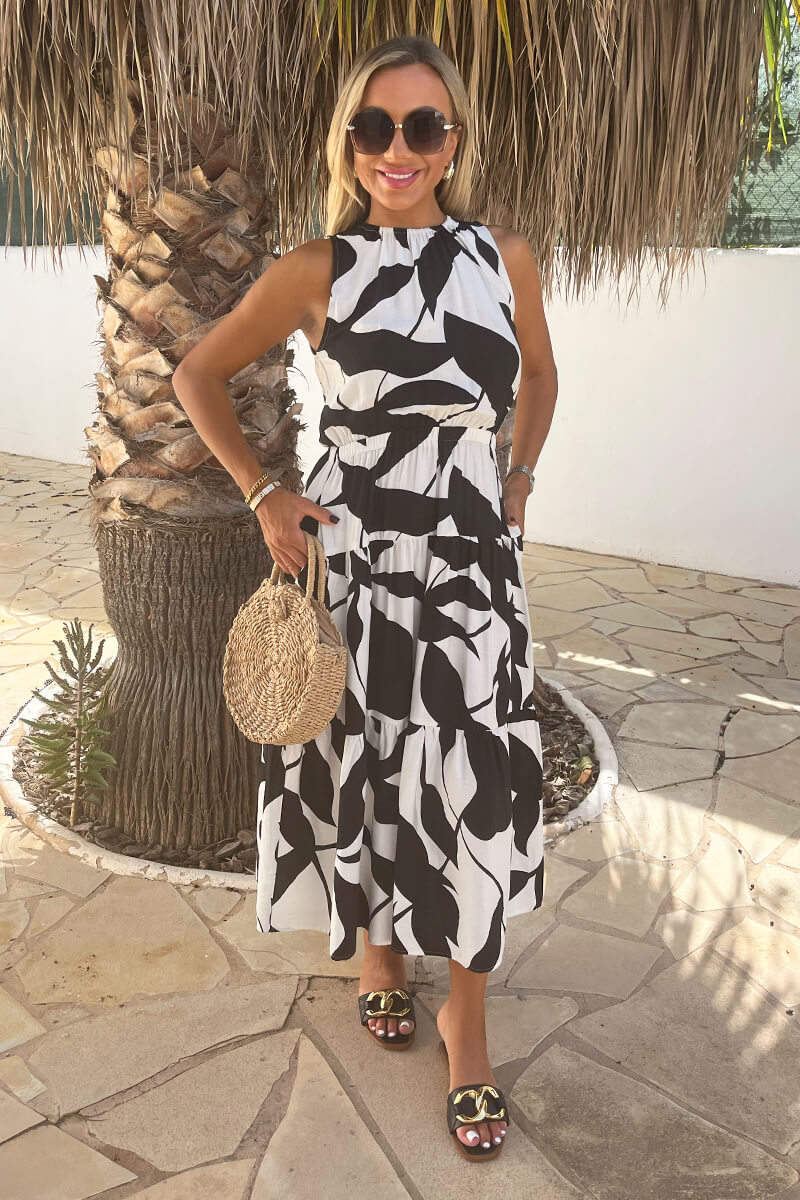 Black And White Leaf Print Sleeveless Tiered Smock Midi Dress - Image 3