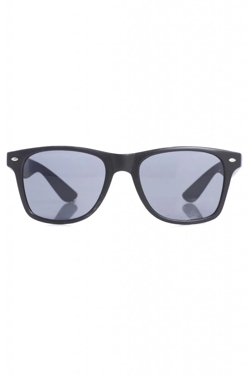 Black Wayfarer Sunglasses - Image 4